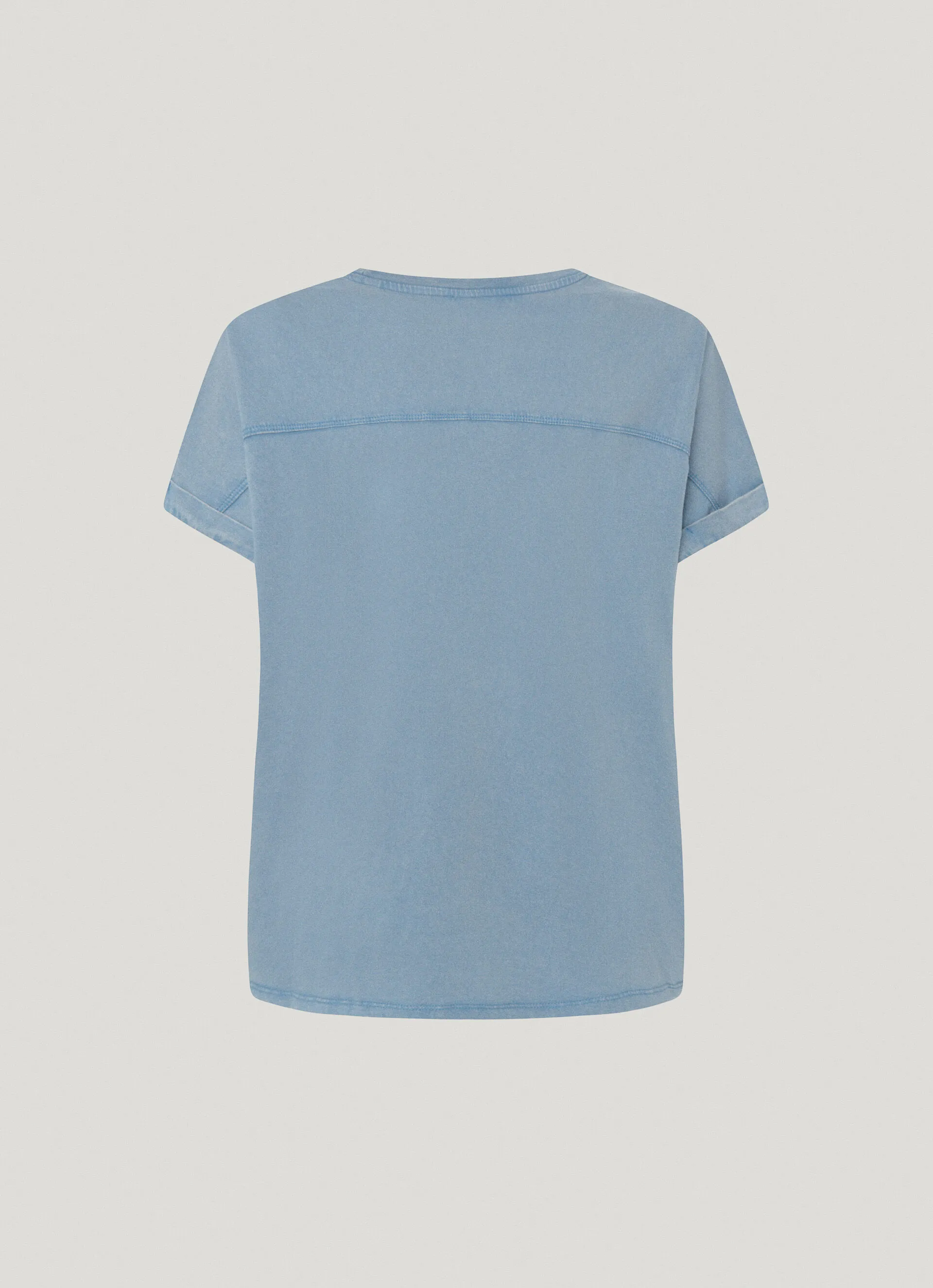camiseta logo bordado