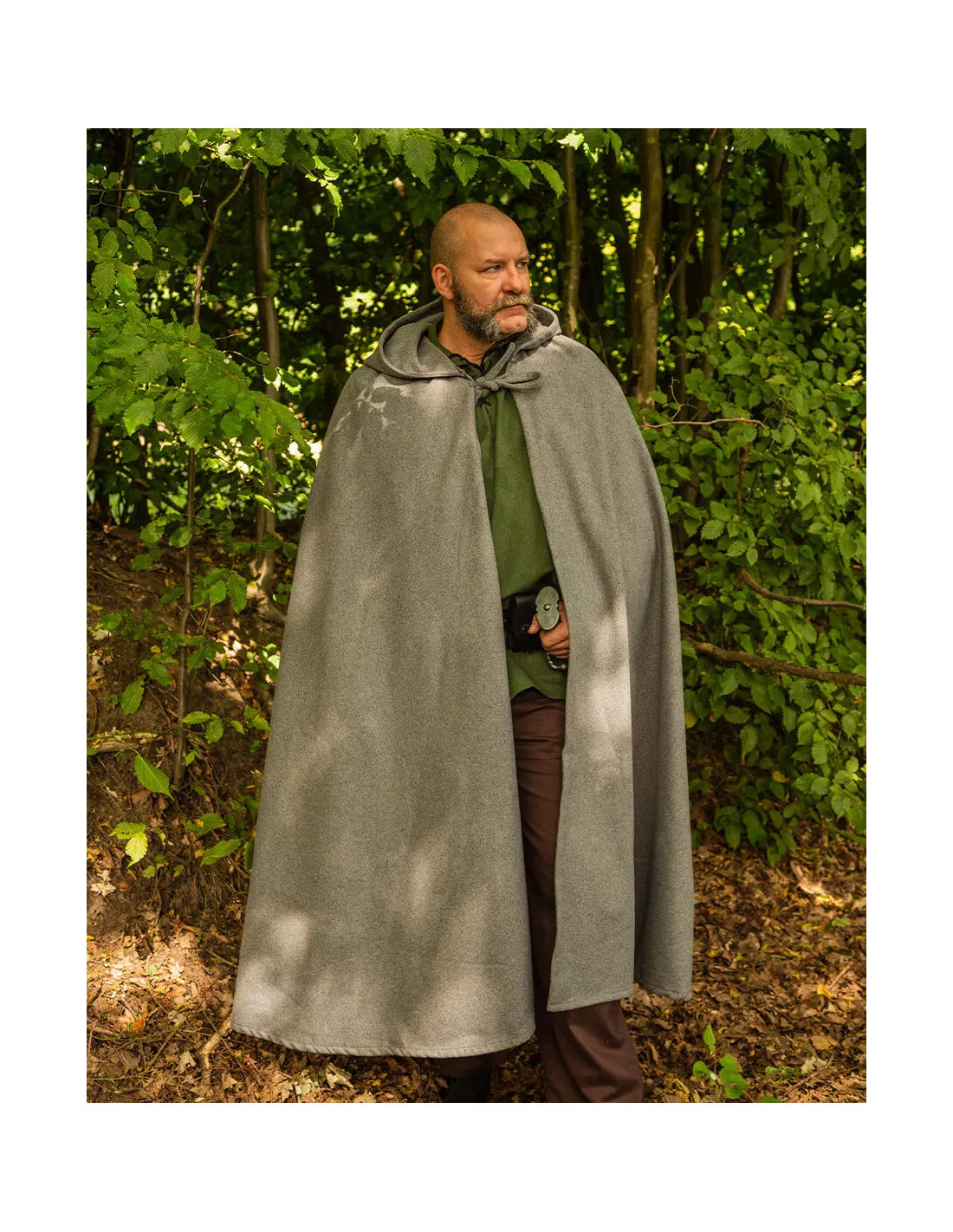 Capa medieval de lana gris modelo Harun
