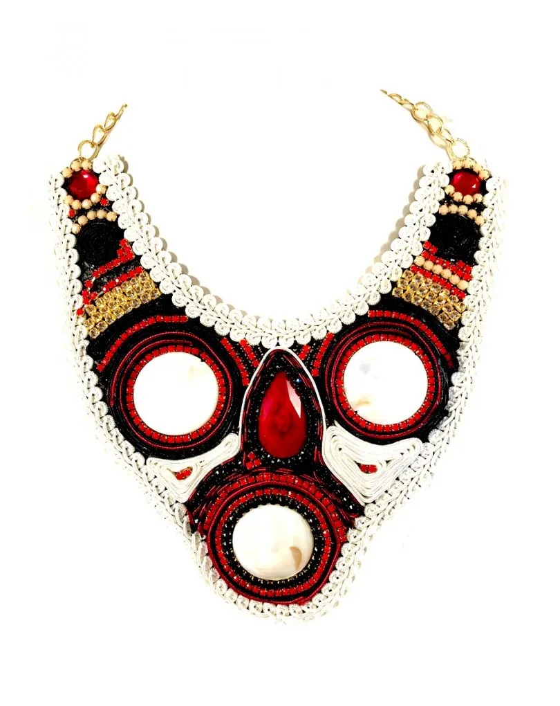 COLLARES CORTOS ROJOS, BLANCO Y NEGRO DE BABERO