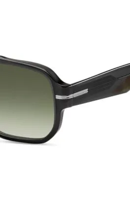 Gafas de sol de acetato gris con detalles estampados