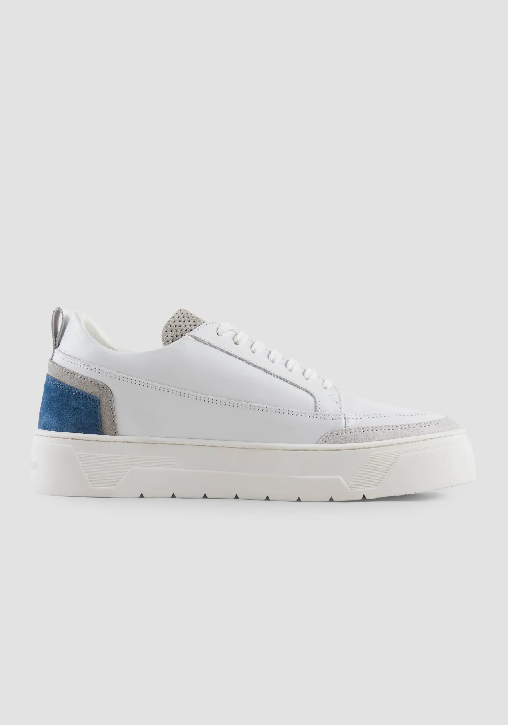 LEATHER «FLINT POWDER» LOW SNEAKER WITH SUEDE DETAILS