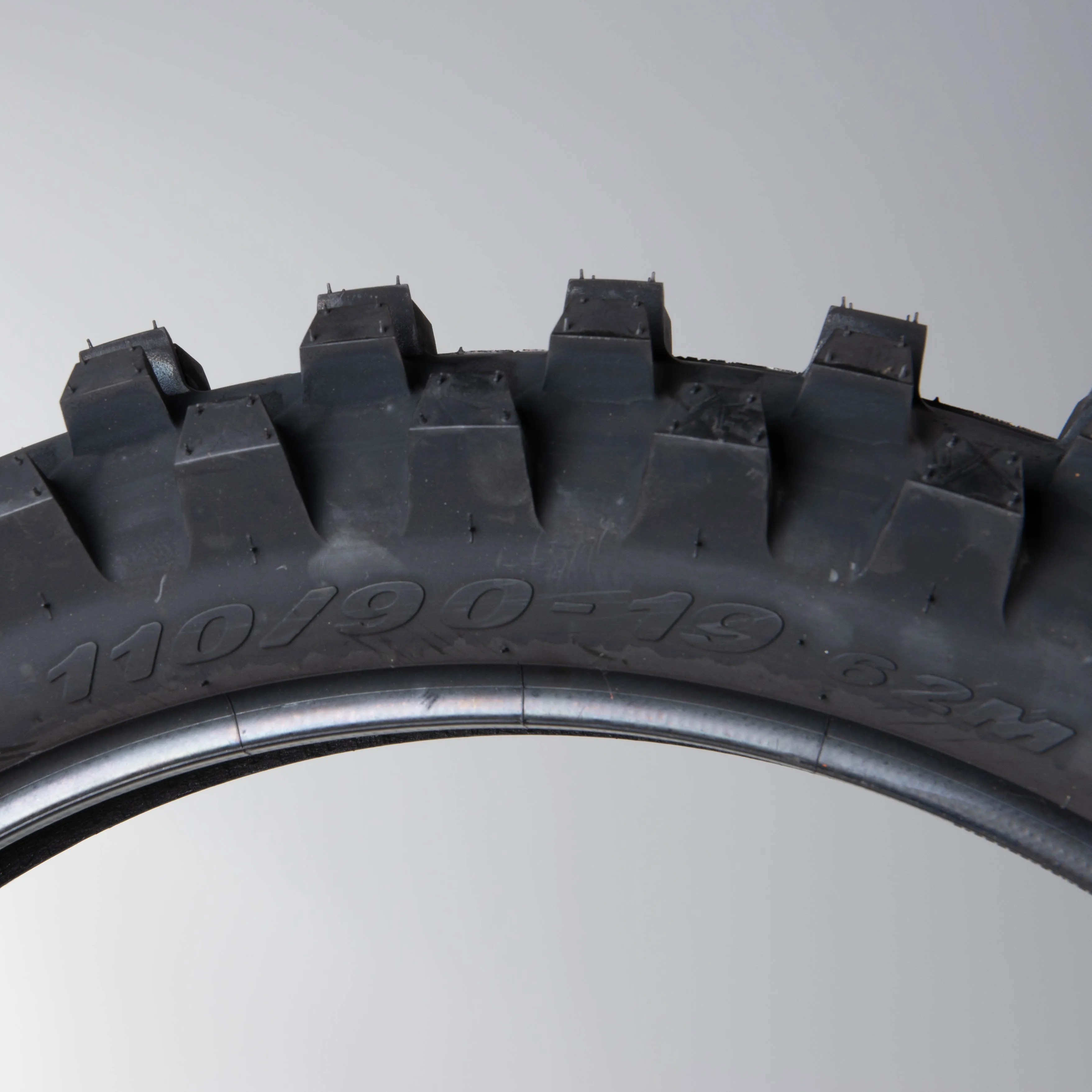 NEUMáTICO TRASERO DE CROSS PIRELLI SCORPION MX32 MEDIOBLANDO
