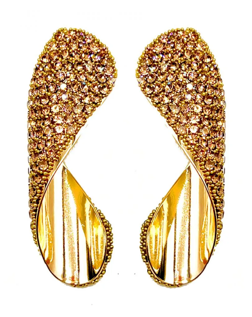 PENDIENTES DORADOS EN CRISTAL BRILLO MODELO TWISTER DE FIESTA