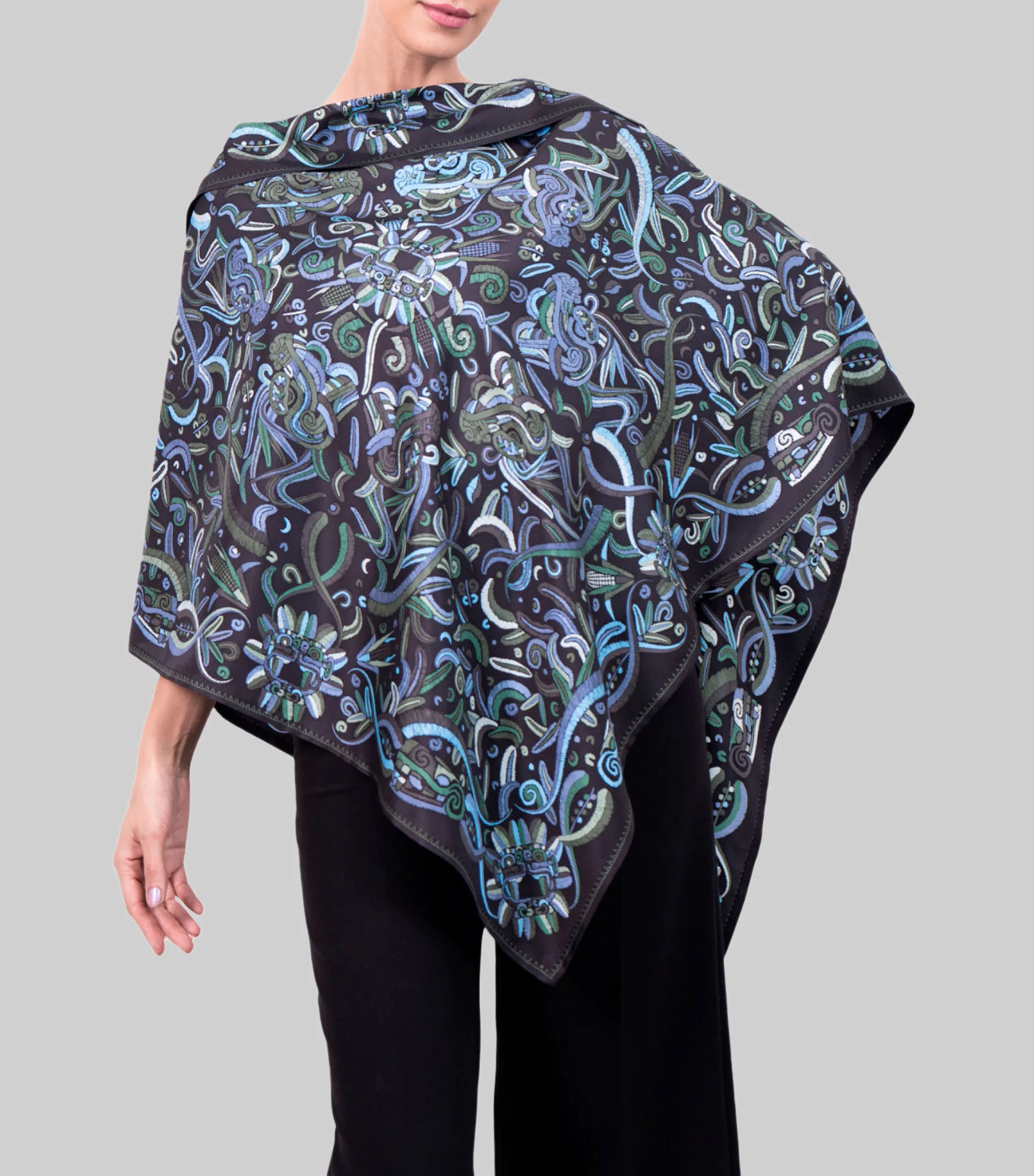 Pineda Covalin Poncho Quetzalcóatl Mujer