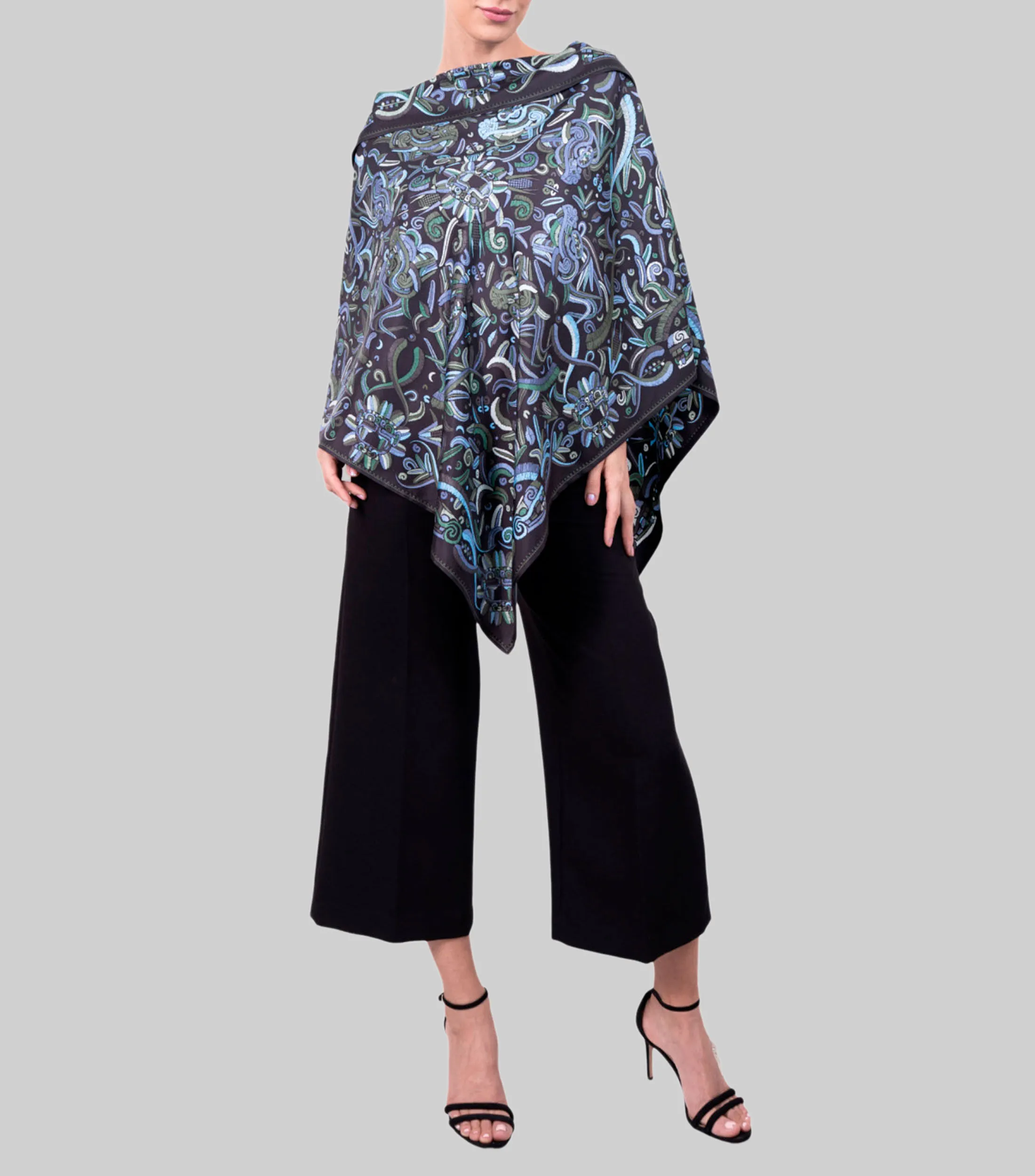 Pineda Covalin Poncho Quetzalcóatl Mujer