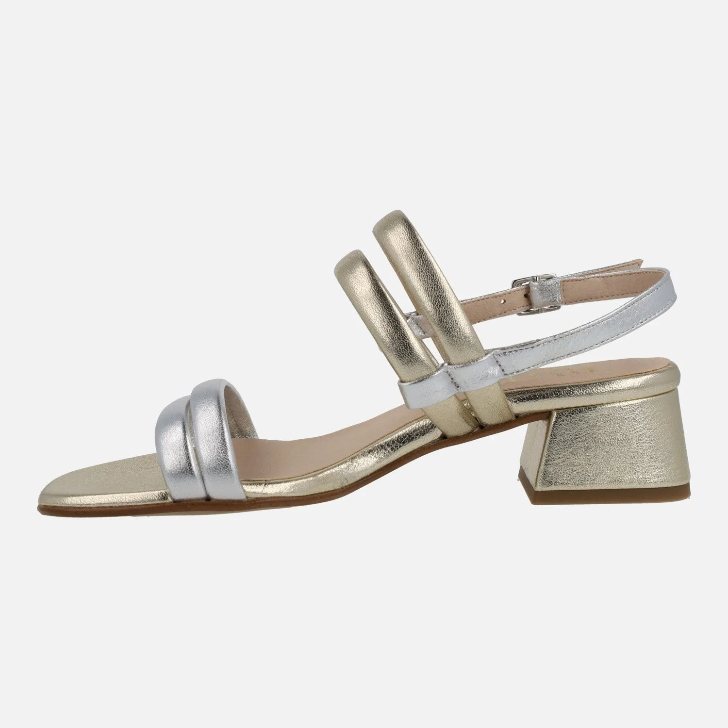 Sandalias de piel metalizadas en combinado oro y plata