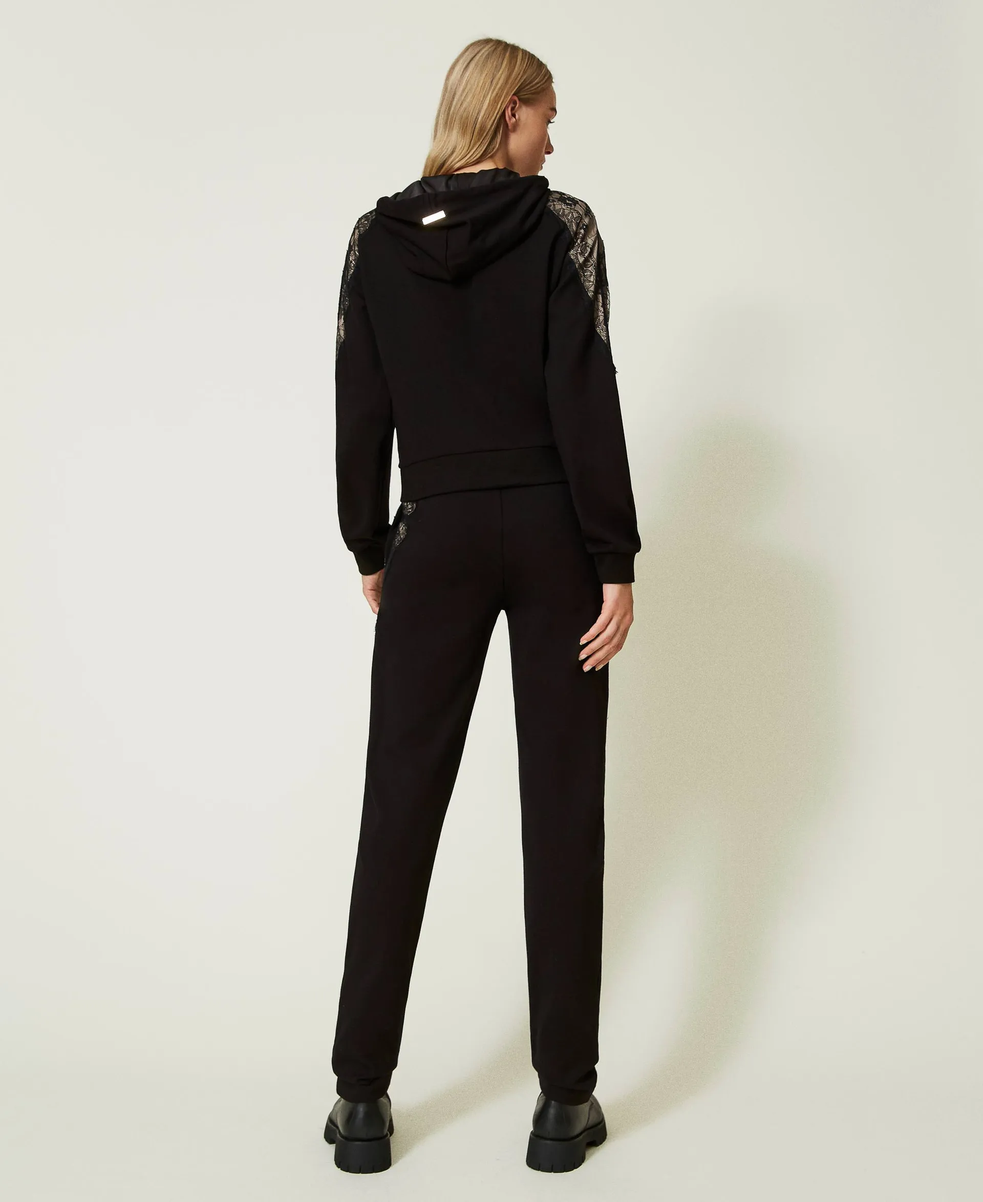 SWEATSHIRT ET PANTALON AVEC DENTELLE