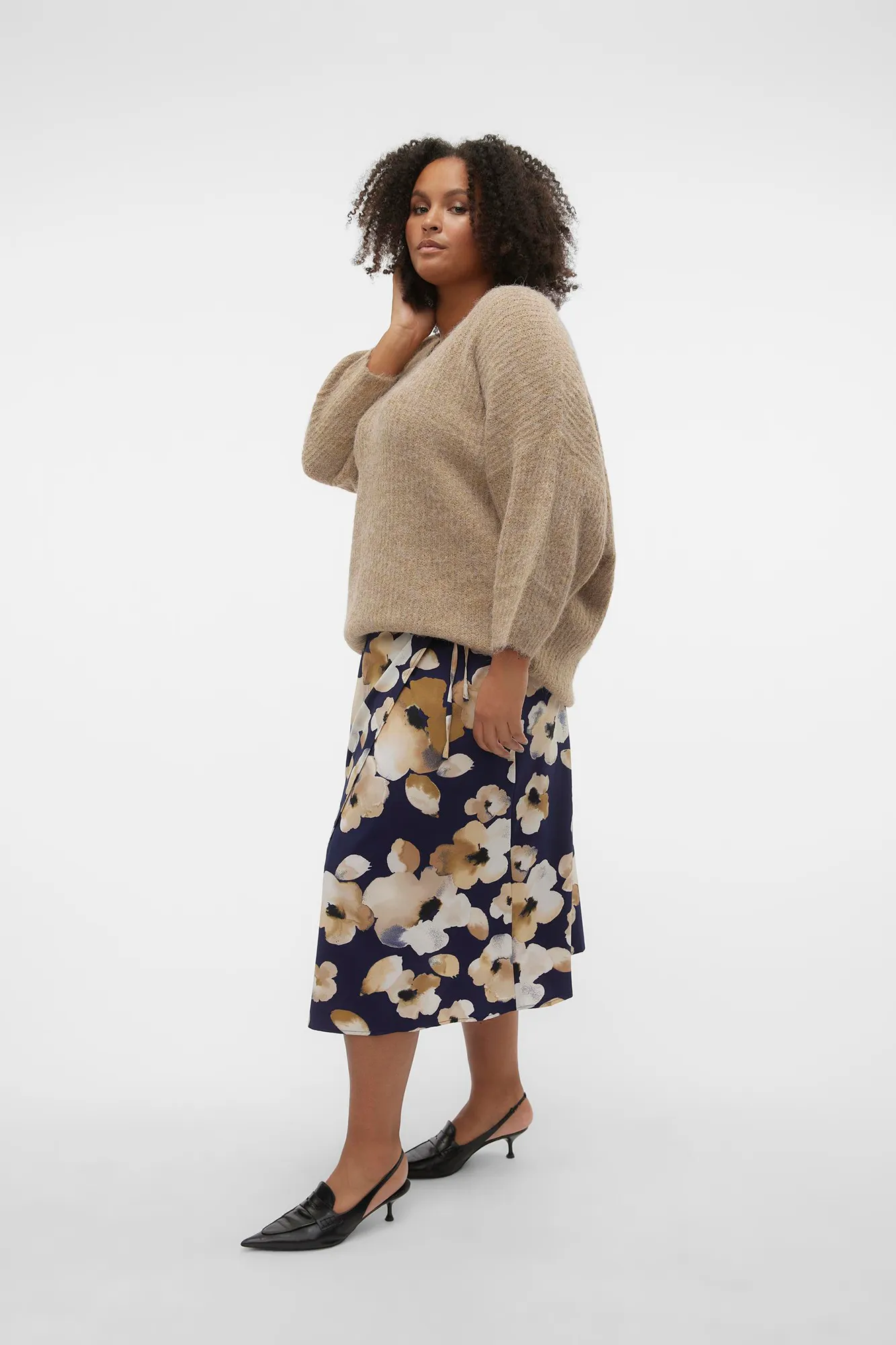Vero Moda Curve Falda midi talla grande
