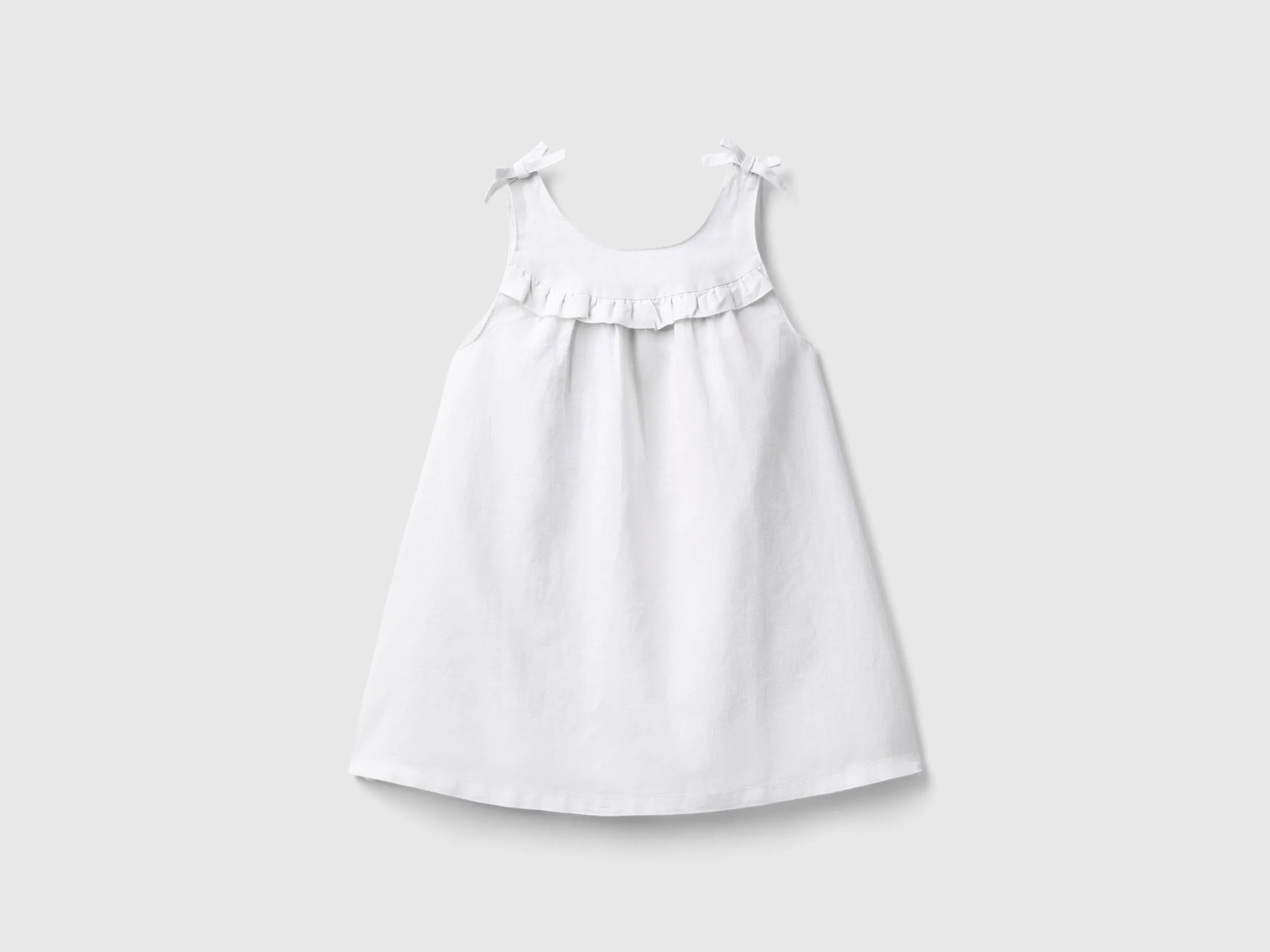 Vestido de lino mixto con volantes